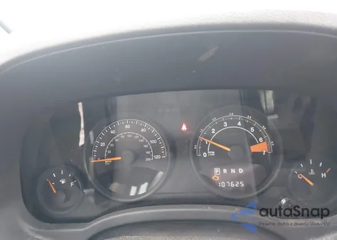 2014 Jeep Compass Sport z USA, uszkodzony, nr VIN 1C4NJDBB7ED828751